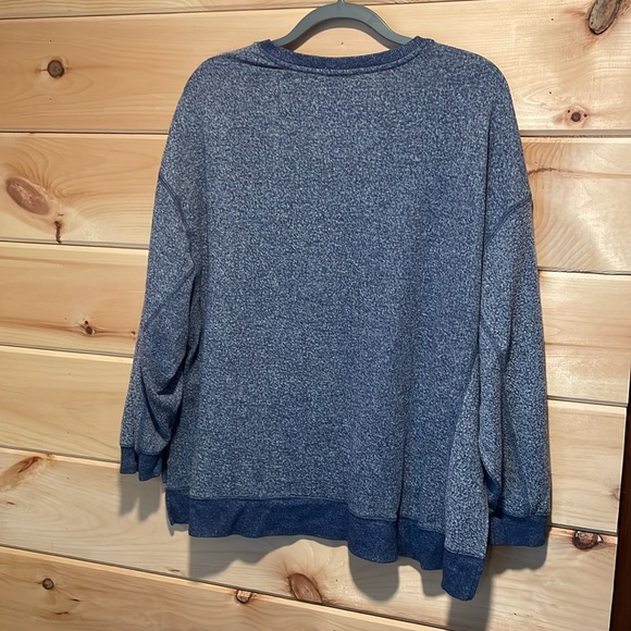 2/$25 Z-Supply Cozy V-Neck Modern Weekender IN MIDNIGHT BLUE - Picture 4 of 4